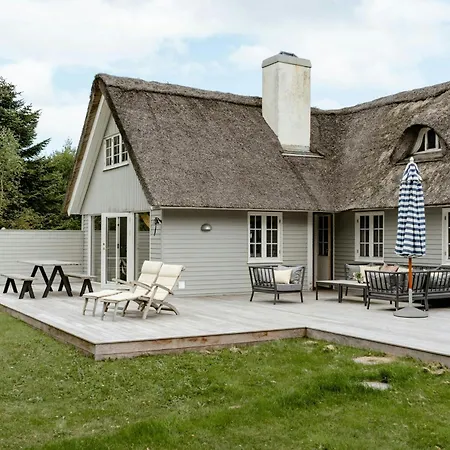 Casa de Férias Thatched Hideaway At Svinklov Forest Edge *