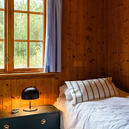 Casa de Férias Thatched Hideaway At Svinklov Forest Edge