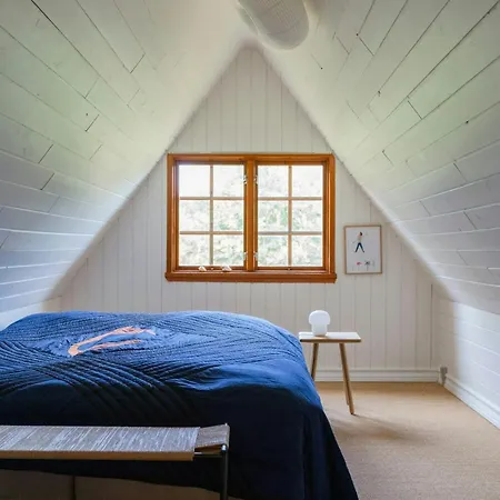 Casa de Férias Thatched Hideaway At Svinklov Forest Edge *